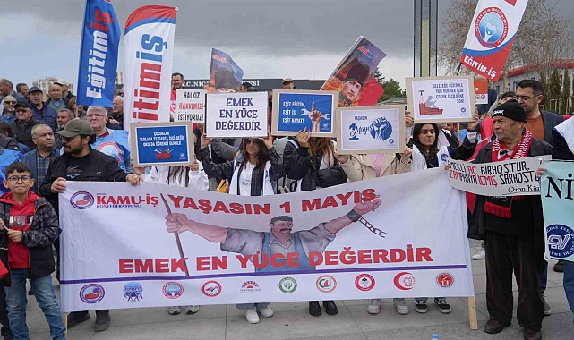 Niğde'de 1 Mayıs'ı halaylar çekerek kutladılar