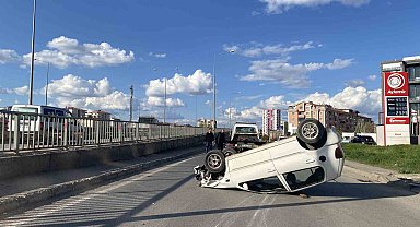 Sivas'ta otomobil devrildi: 3 yaralı