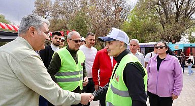 Trafik güvenliği için motosiklet sürücülerine sarı yelekler hediye edildi
