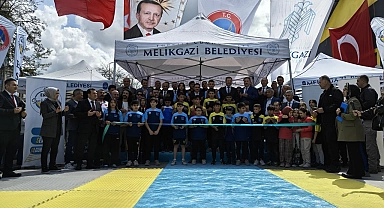 Vali Çiçek: "ERVA Spor Okullarını şeref meselemiz yaptık"
