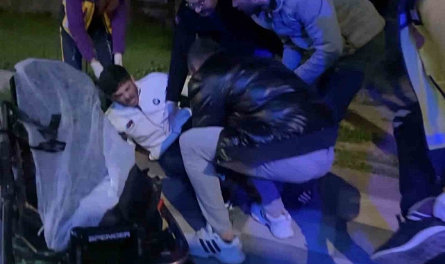 Virajı alamayan motosiklet kaldırıma çarptı: 2 yaralı