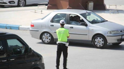 Bayram Tatili Yoğunluğu Beyşehir Trafiğini Kilitledi