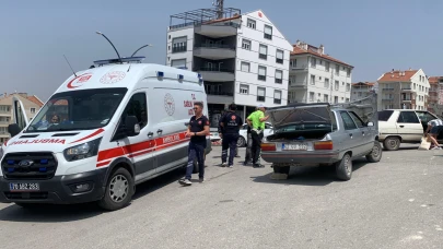 Karaman'da İki Araç Çarpıştı: Kaza Anı Kamerada! 2 Yaralı