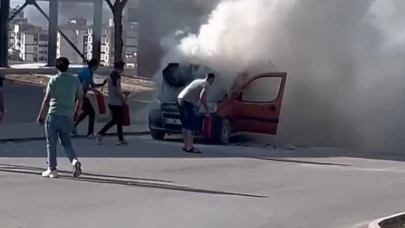Konya Ereğli'de Seyir Halindeki Ticari Araç Alev Aldı!