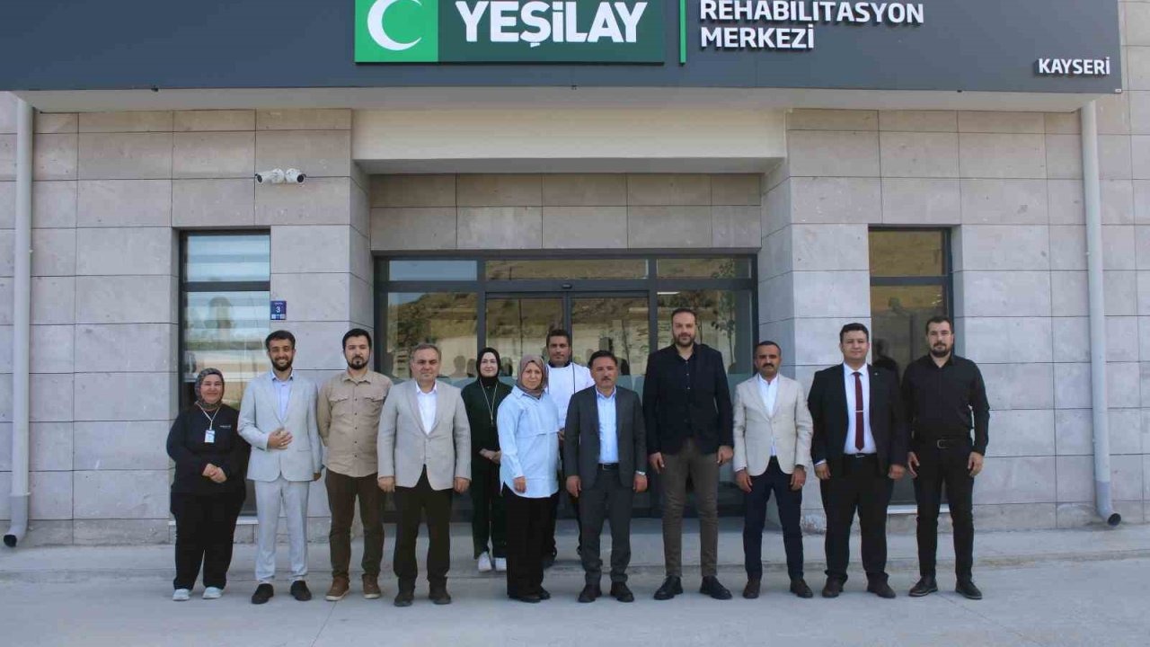 Vali Çiçek, Rehabilitasyon Merkezi’nde tedavi gören bağımlılar ile bayramlaştı