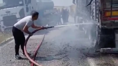 Balataları tutuşan tırın küle dönmesini