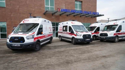 Niğde motosikletler kafa kafaya çarpıştı: 4 yaralı