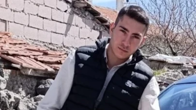 Kamyonla çarpışan motosiklet sürücüsü hayatını kaybetti