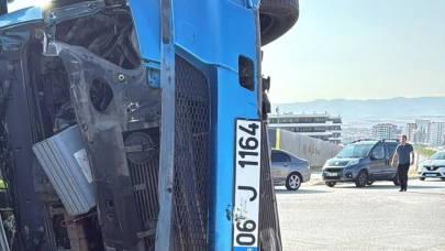 Dolmuş ile Otomobil Çarpıştı: 5 Yaralı