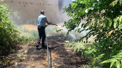 Karaman'da Cami Avlusunda Yangın Paniği: Büyümeden Söndürüldü!