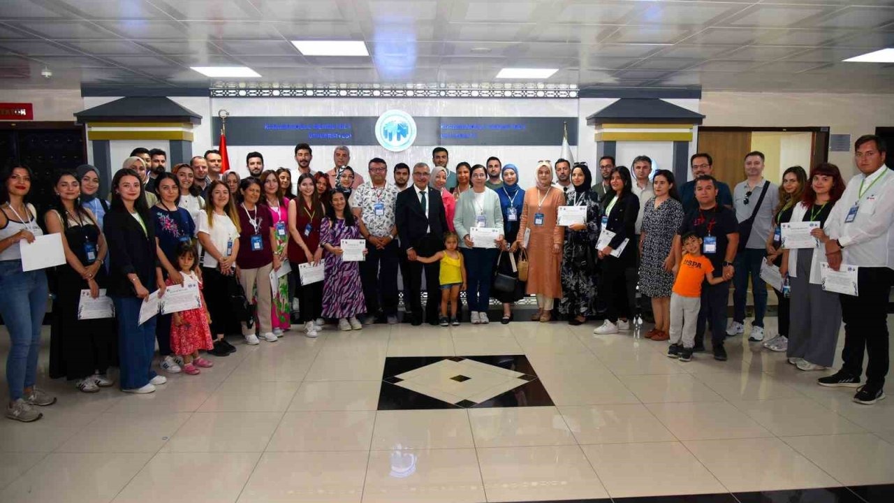 KMÜ’de ‘Parçalardan Bütüne Özel Tasarım Yolculuğu’ projesi tamamlandı
