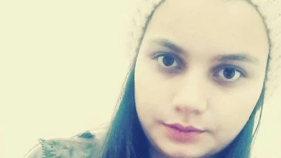 Doğumda Hayatını Kaybeden Genç Anne Gözyaşlarıyla Uğurlandı, Bebeği Yaşama Tutundu