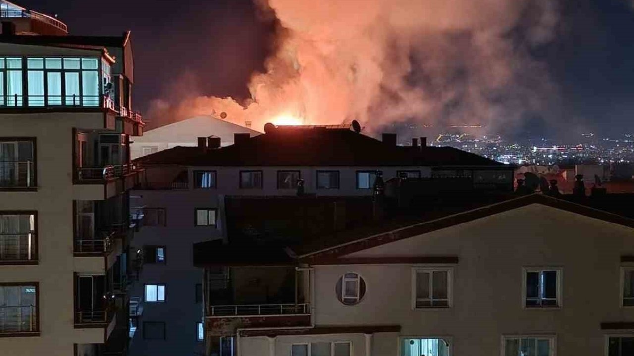 Ankara’da çatı katı yangını