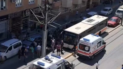 Motosiklet yayaya çarptı: 2 yaralı