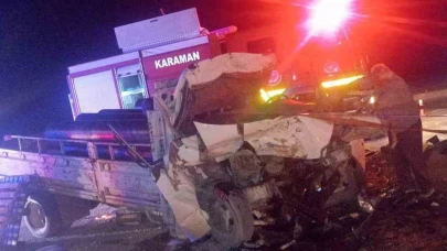 Karaman’da kamyona çarpan kamyonet sürücüsü araçta sıkıştı: 1 yaralı