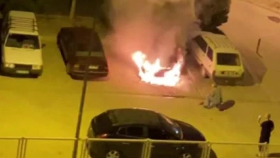 Karaman’da Gece Yarısı Korkutan Araç Yangını: Alev Alev Yandı, O Anlar Kamerada