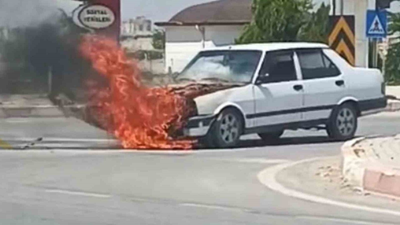Karaman’da seyir halindeki otomobil alevlere teslim oldu