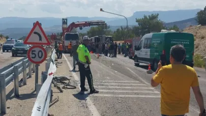 Mut’ta “Ölüm Virajı”nda Feci Kaza: 3 Ölü, 7 Yaralı