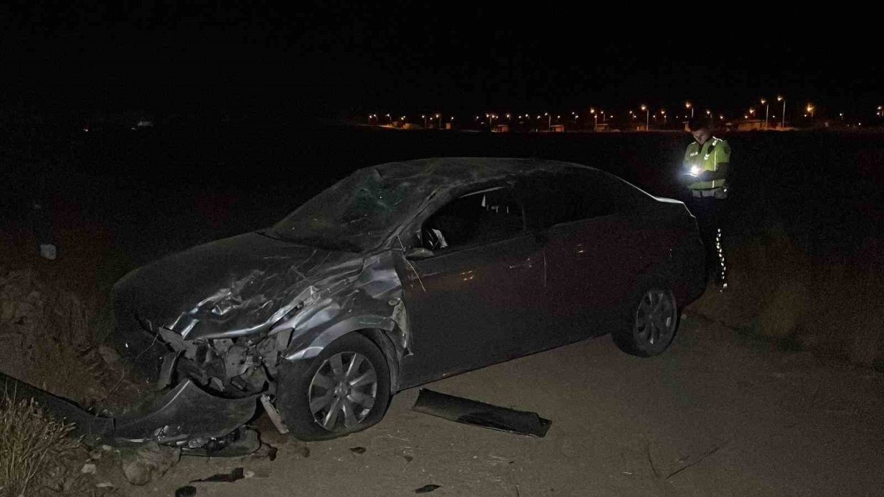 Karaman’da otomobil tarla yoluna takla attı: 1 yaralı