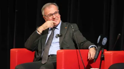 Başkan Özdoğan, Hacılar’daki kentsel dönüşüm tecrübelerini aktardı