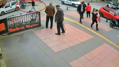 Sokak ortasında husumetlisine defalarca ateş etti