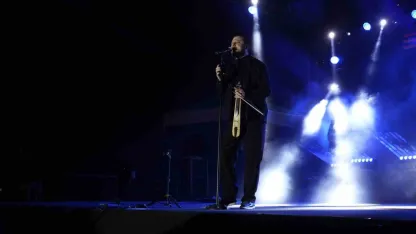 Ekin Uzunlar, Niğde’de unutulmaz bir konser verdi