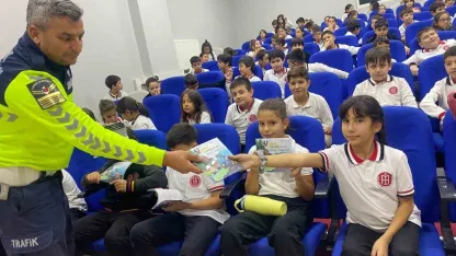 Jandarma 142 öğrenciye trafiği anlattı