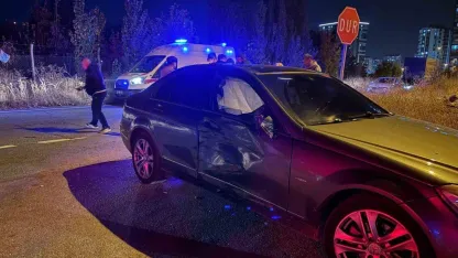 Motosiklet otomobile çarptı: 1’i ağır 4 yaralı