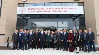 Bakan Göktaş, Konya’da evlilik kredisinden yararlanan çiftin nikah şahidi oldu