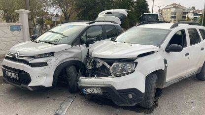 Karaman'da Kavşak Kazası: İki Cip Birbirine Girdi, Ortalık Savaş Alanına Döndü!