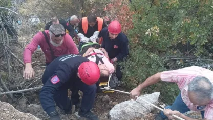 Karaman'da Dehşet Anları: Uçuruma Yuvarlanan Otomobildeki Yaralılar İçin Ekipler Seferber Oldu!