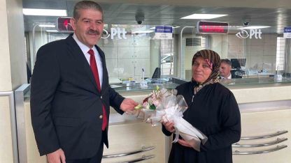 PTT'nin 185. Yaşına Karaman'da Anlamlı Kutlama: Torununun Burs Parası İçin Geldi, Sürpriz Hediyelerle Karşılaştı!