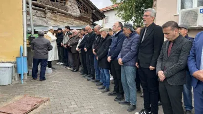 Eski eşi tarafından öldürülen 2 çocuk annesi kadın toprağa verildi