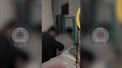 Aranan şahıs gizli bölmede yakalandı