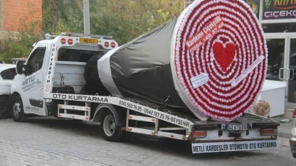Beyşehir'de Bu Çekici Kaza Yapanı Değil, Aşkını Taşıyor: Görenler Gözlerine İnanamadı!