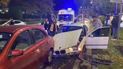 Sivas’ta 5 araç birbirine girdi: 1 kişi yaralandı