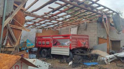 Beypazarı’nda fırtına çatıları uçurdu