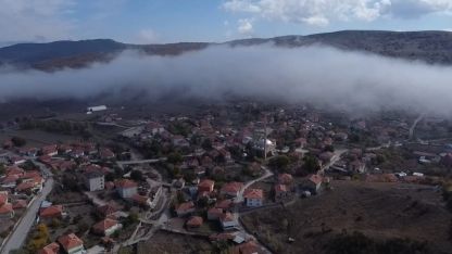 Gökyüzünü kaplayan sis, kartpostallık manzara oluşturdu