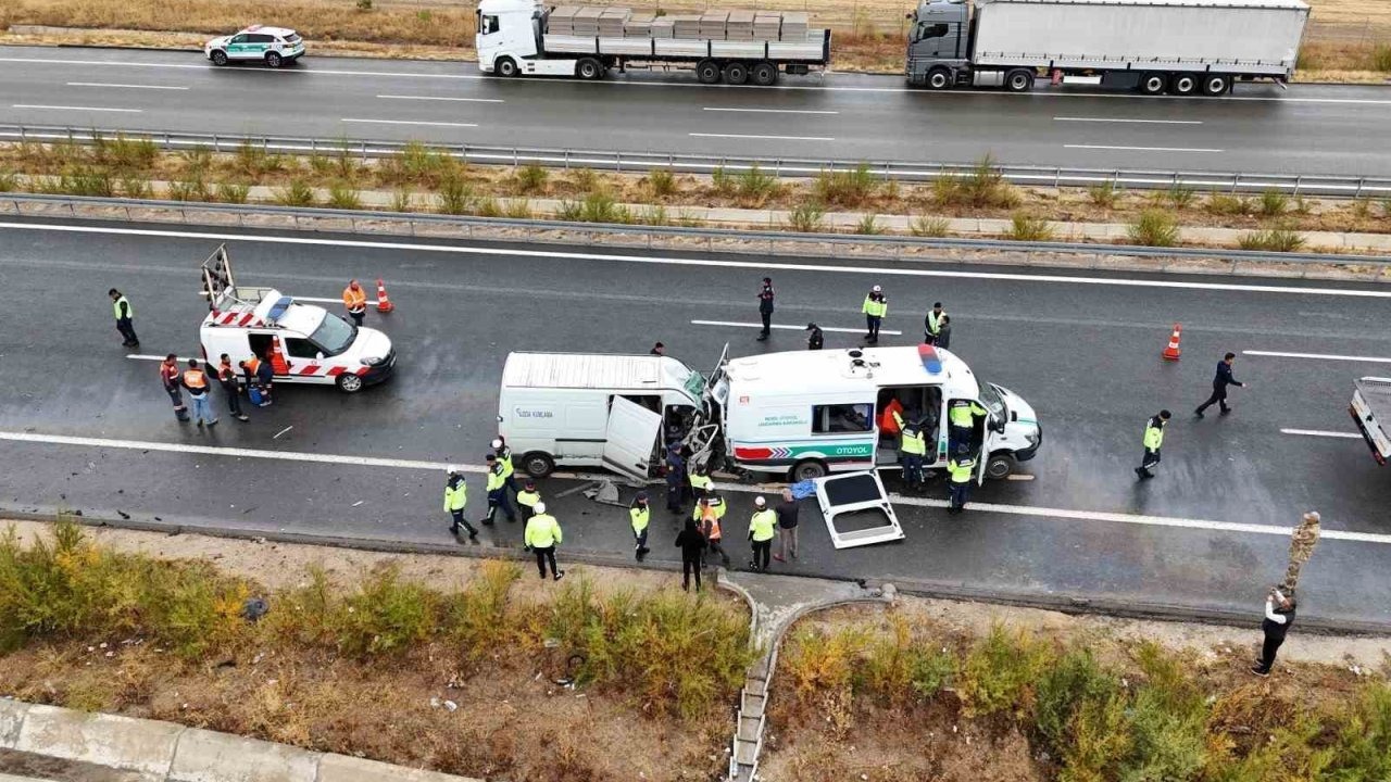 Aksaray’da 2 askerin şehit olduğu, 2 kişinin hayatını kaybettiği kazada sürücü tutuklandı