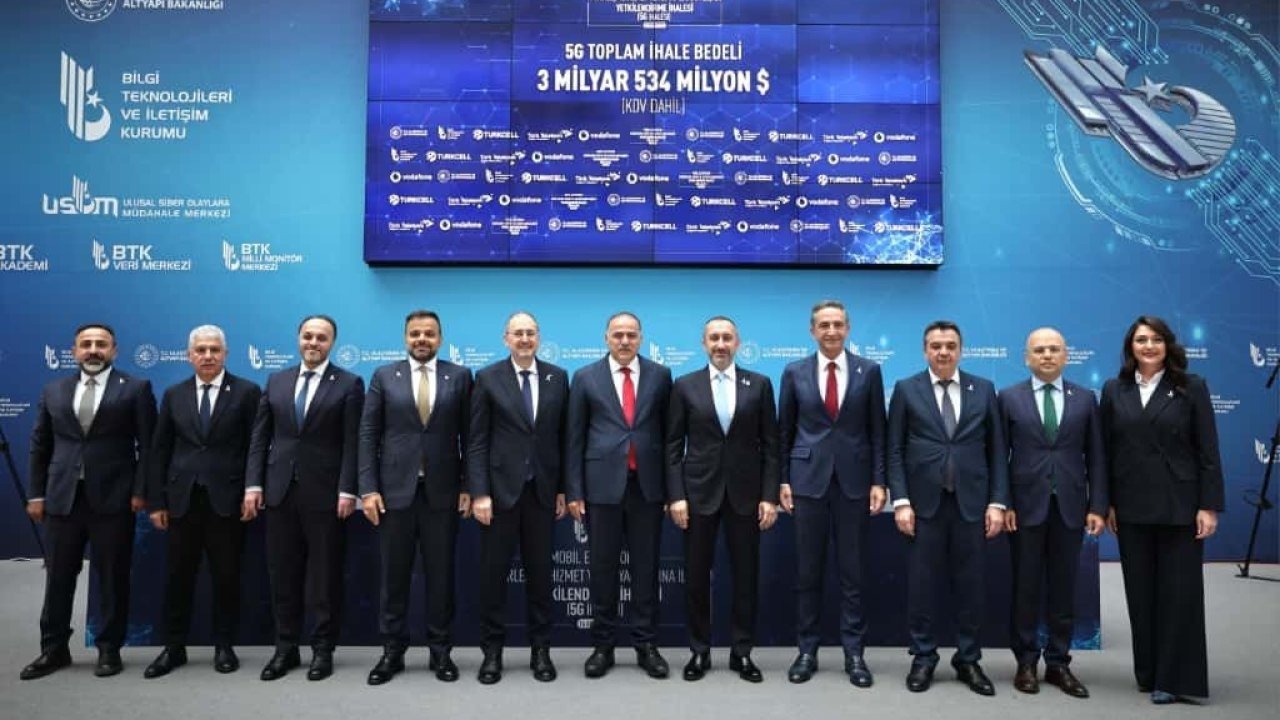 Bakan Uraloğlu: &quot;(5G Yetkilendirme İhalesi) 3 operatör, toplamda 2 milyar 945 milyon dolar teklif vererek frekans bantlarını almaya hak kazandı&quot;