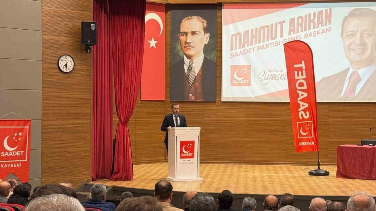 Başkan Altun’dan Davutoğlu’na sert eleştiri: "Siyaset hatıralar albümü değildir"