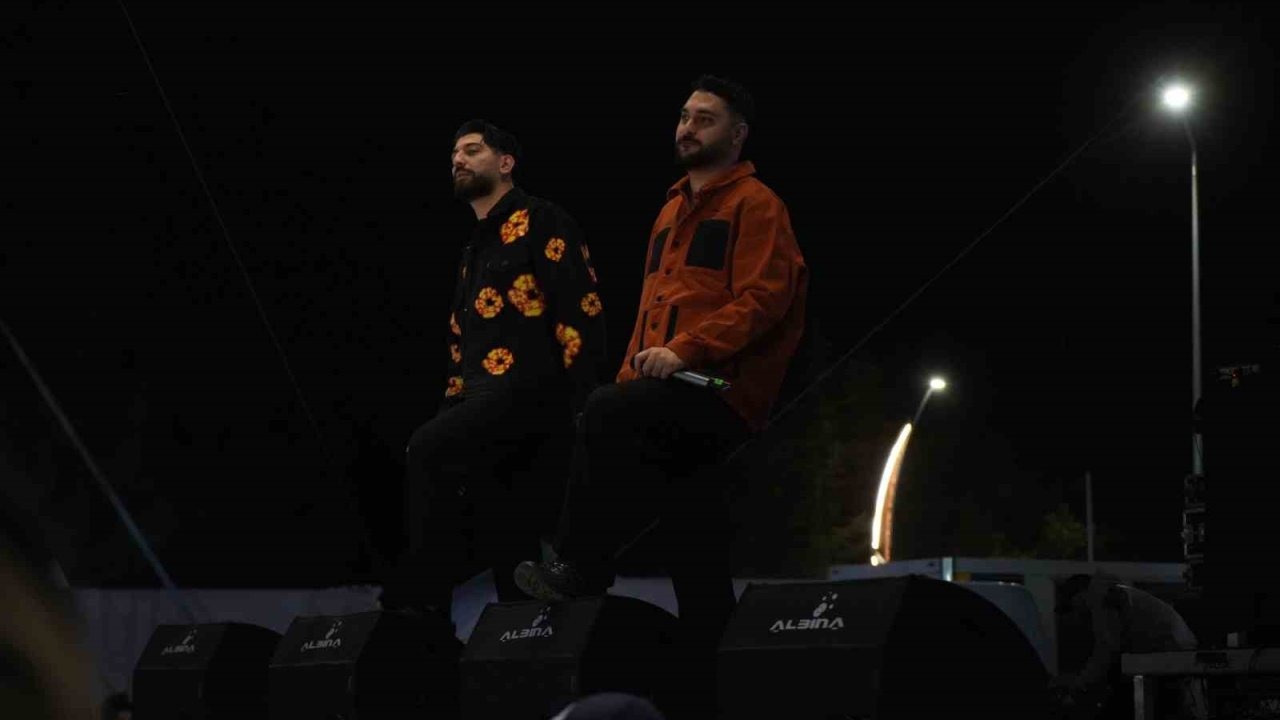 Canbay &amp; Wolker, Niğde Gastronomi Festivali’nde sahne aldı