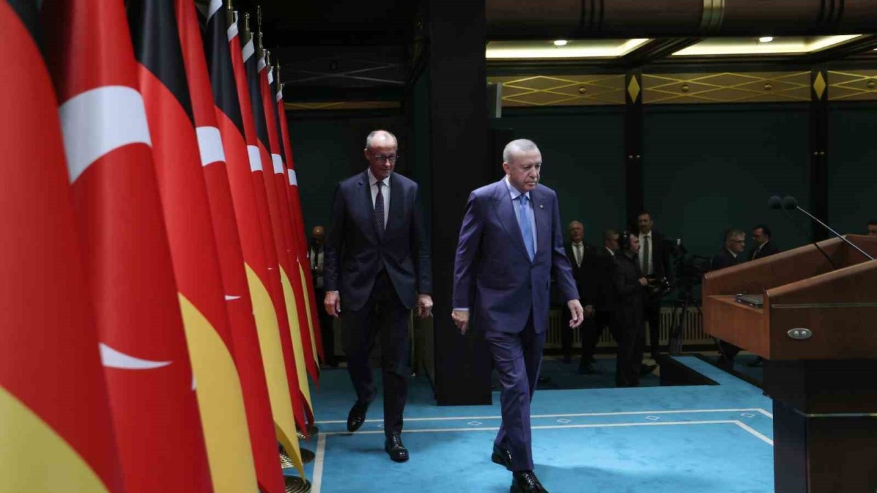 Cumhurbaşkanı Erdoğan’dan Merz’e Gazze tepkisi: "İsrail yine bombalarla özellikle Gazze’yi vurmuştur, bunları Almanya olarak sizler görmüyor musunuz?"