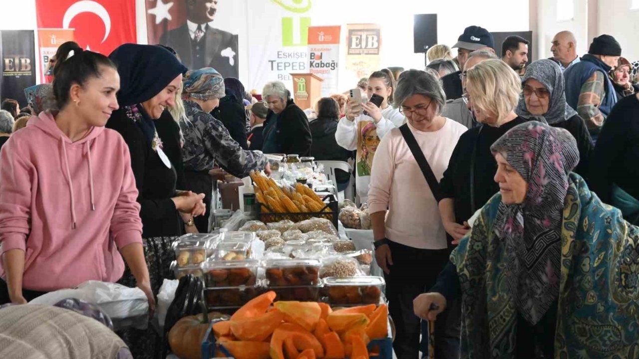 Eskişehir’de 3. Kızılinler Bal Kabağı Panayırı büyük coşkuyla gerçekleştirildi