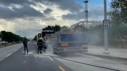 Freni Tutmayan Mermer Yüklü TIR’ın Balataları Alev Aldı