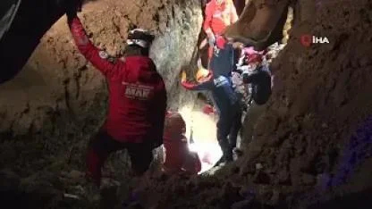 Kanalizasyon çukuru kazarken göçük: 2 kardeş hayatını kaybetti