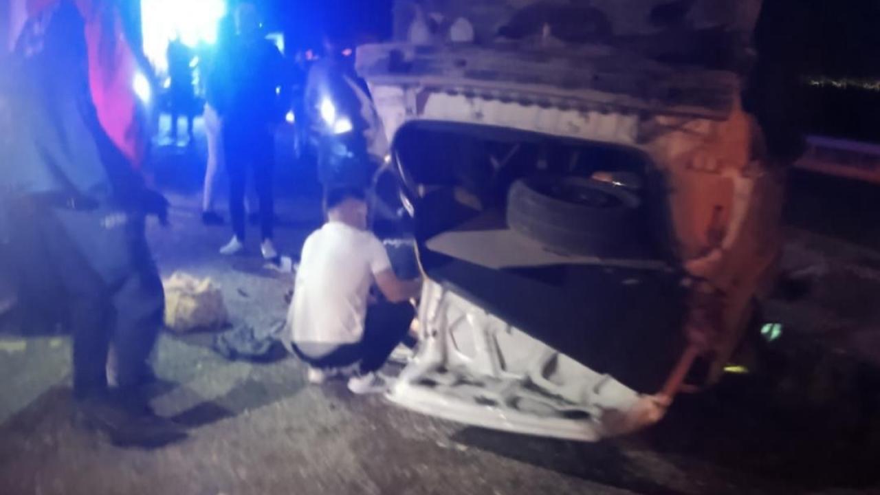 Takla Atan Otomobilde 4 Kişi Ağır Yaralandı