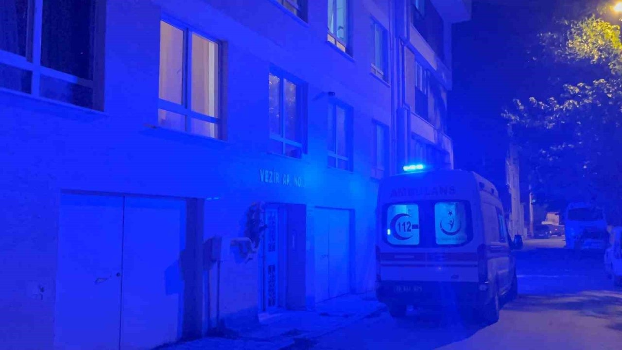 Yaşlı adam evinde ölü bulundu