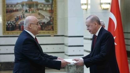 Cumhurbaşkanı Erdoğan’a  5 ülkenin  büyükelçisinden güven mektubu