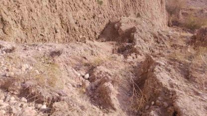 Ankara’da toprak kayması meydana gelen yol trafiğe kapatıldı